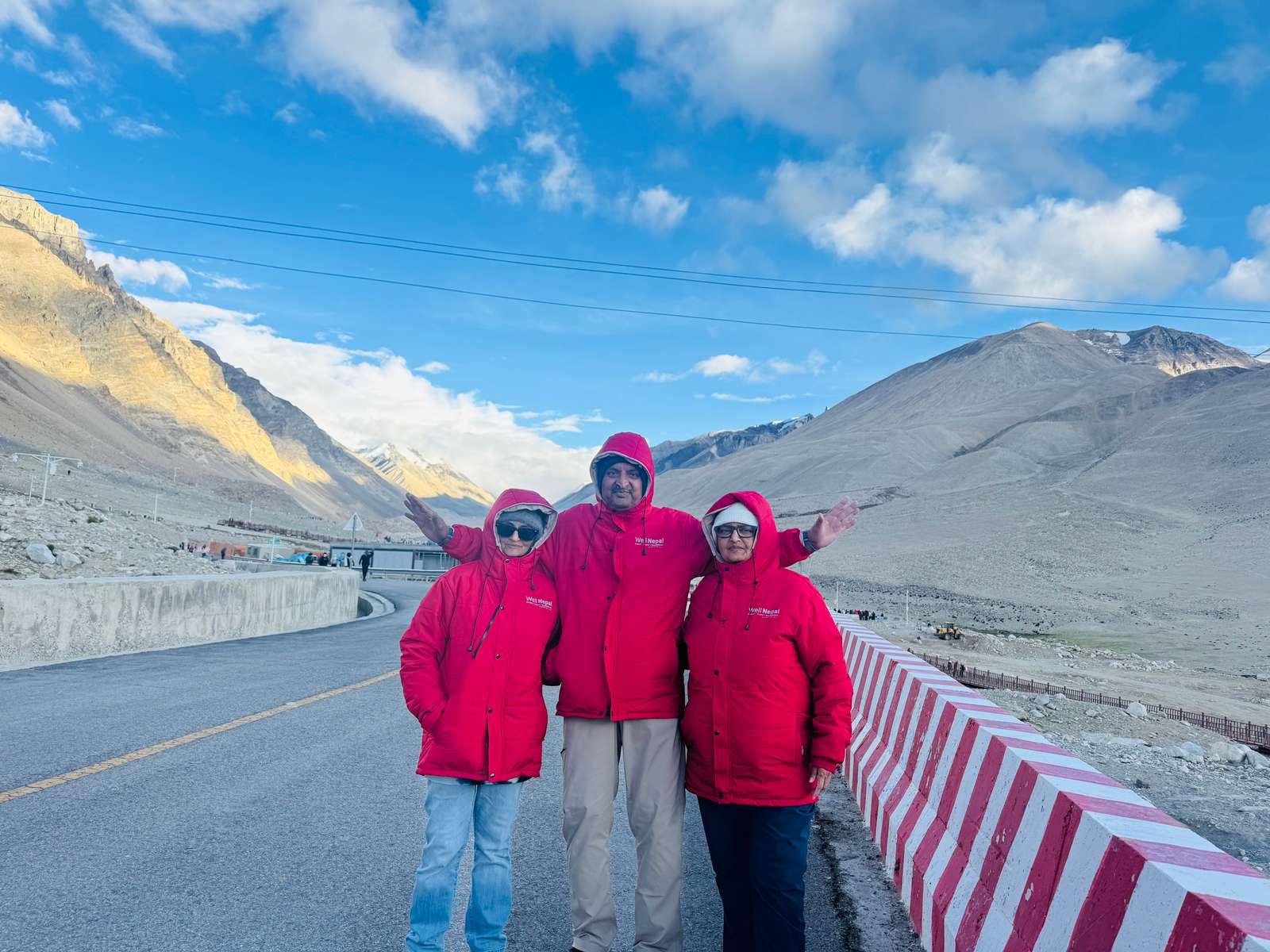 Trek from Zuthulpuk to Darchen, then drive to Dongba/ Saga (4,450 m)